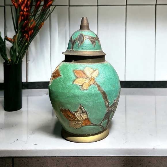 🌻VINTAGE Teal Floral Brass Urn with Lid || Home Decor  || Made In India - Picture 1 of 12